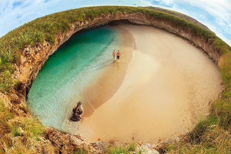 Iconica vista de la Playa Escondida en Islas Marietas