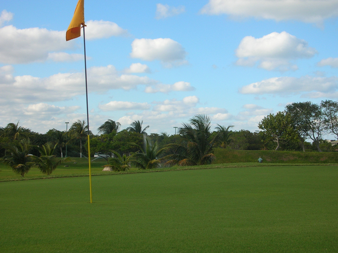 golf course in cancun