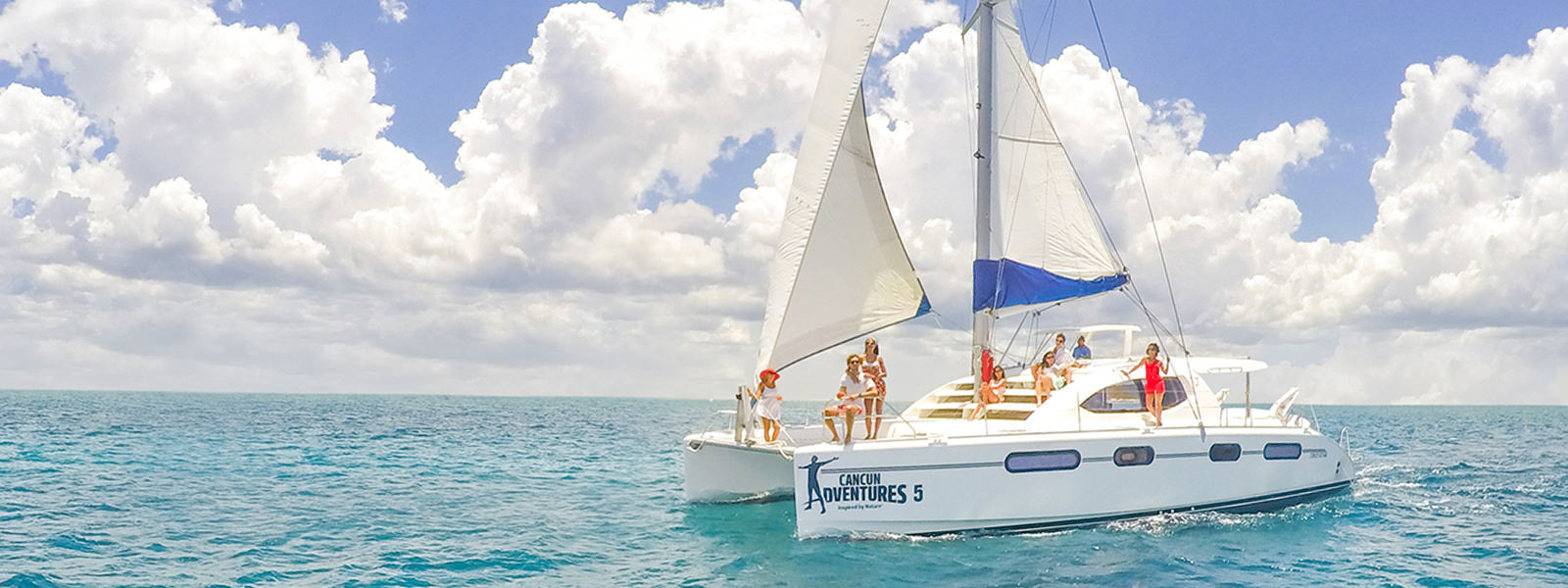 Private sailboat charter to Isla Mujeres