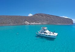 Enjoy luxury sailing on a yacht in Cabo|