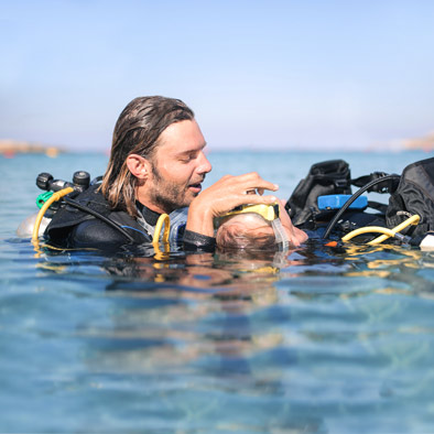 Learn how to save lives as a Rescue Diver