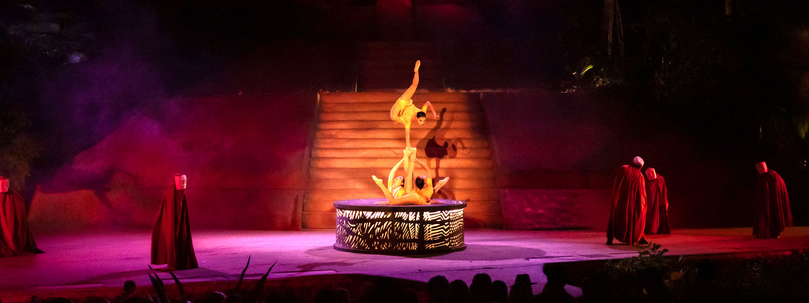 acrobatics show in Puerto vallarta